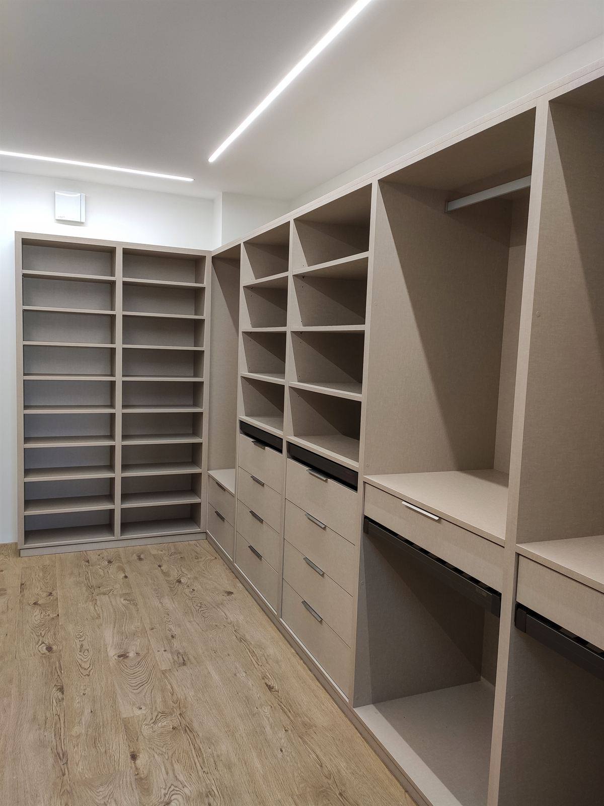 Vestidor a medida en una vivienda de Elche